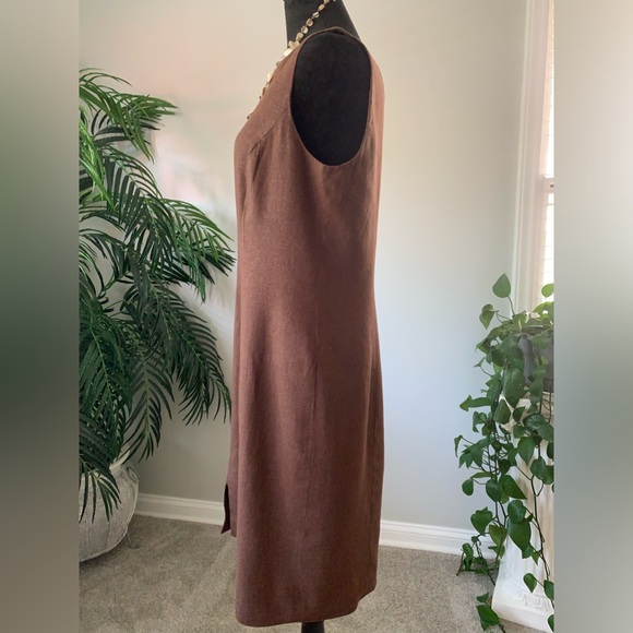Women Rust brown color linen dress. - Picture 2 of 6